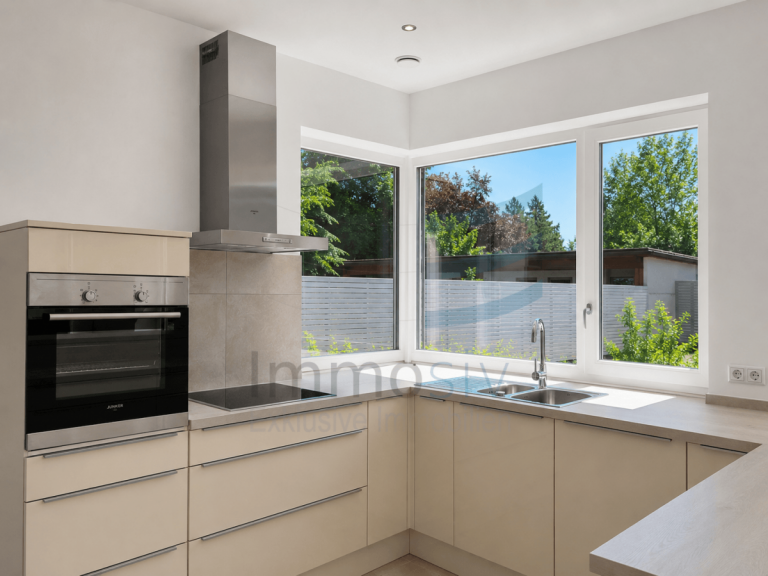 Einbauk�che Blankenfelde-Mahlow Einfamilienhaus Einfamilienhaus mit 6 Zimmern, Garten, zwei Terrassen, Kamin und Stellpl�tzen