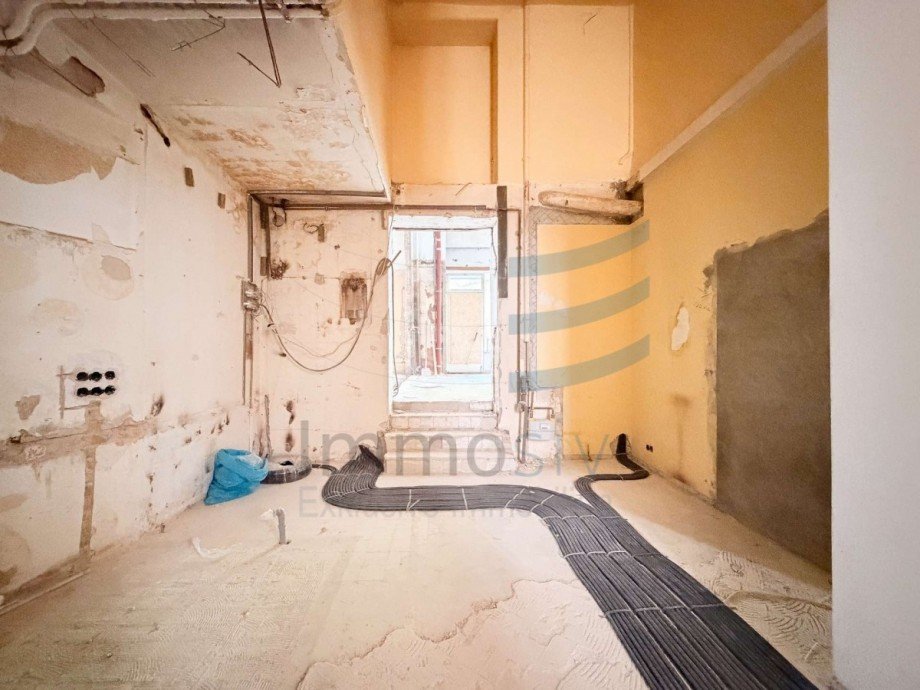 Blick zum vorderen Bereich Einzelhandel Berlin