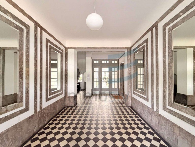 Eingangsbereich Vorderhaus Berlin - Berlin - Berlin - Charlottenburg / Wilmersdorf - Charlottenburg Dachgeschosswohnung Exklusives Dachgeschoss-Loft mit Panoramaglasdach & Funkturmblick - Alt-Charlottenburg