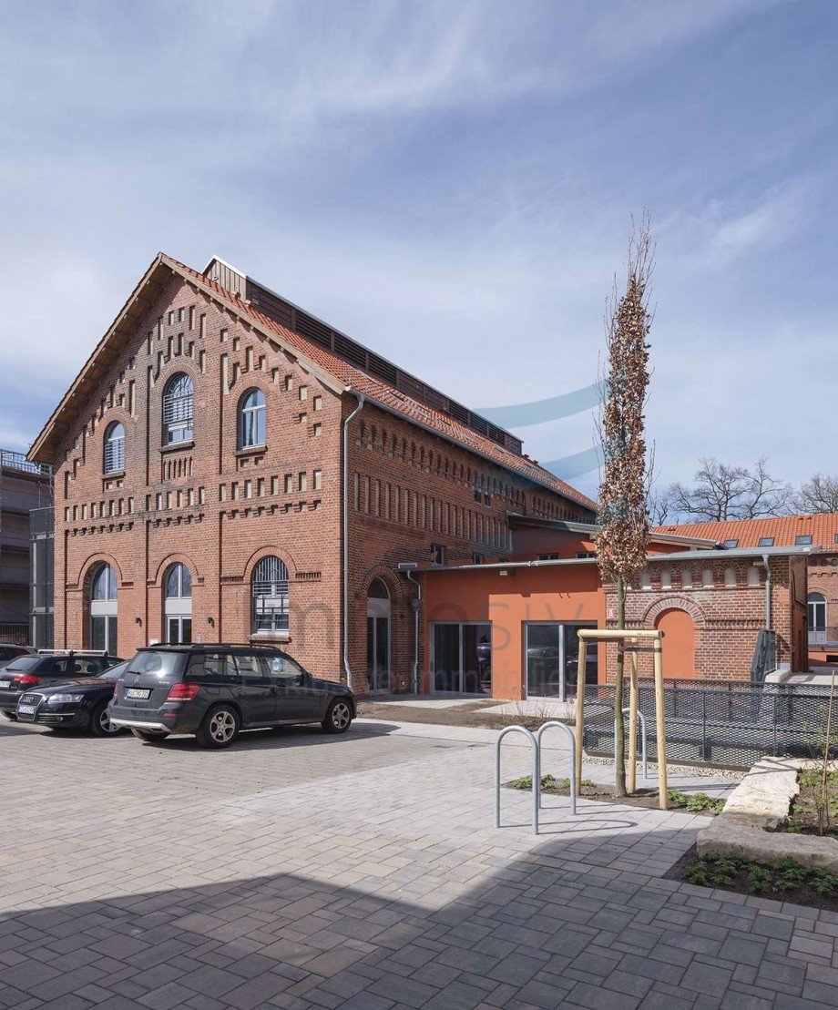 Vorderansicht Ofenhaus Etagenwohnung Nauen