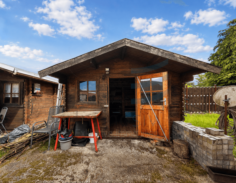 Gartenh�uschen 2 Einfamilienhaus Pessin