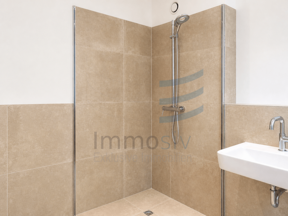 Duschbad DG Doppelhaush�lfte Blankenfelde-Mahlow