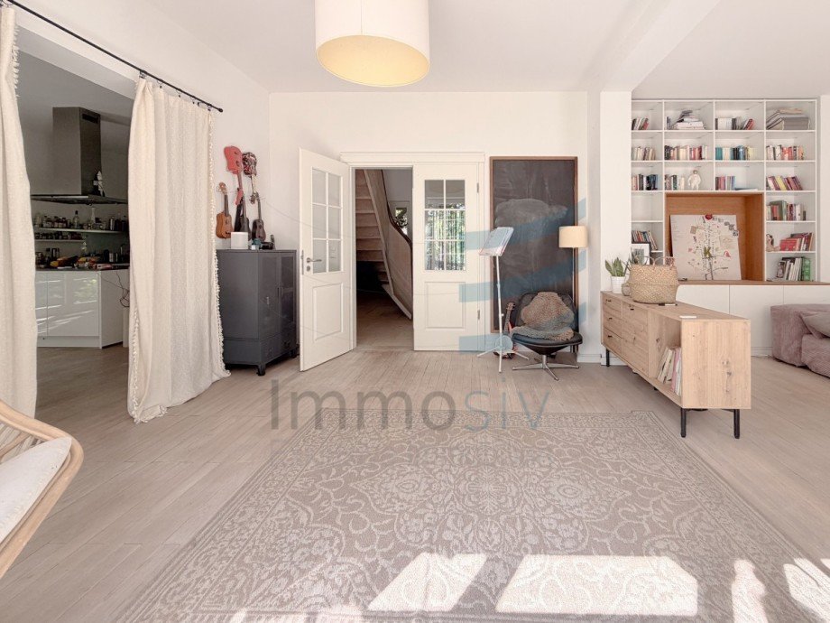 Wohnzimmer Zugang K�che Einfamilienhaus Falkensee