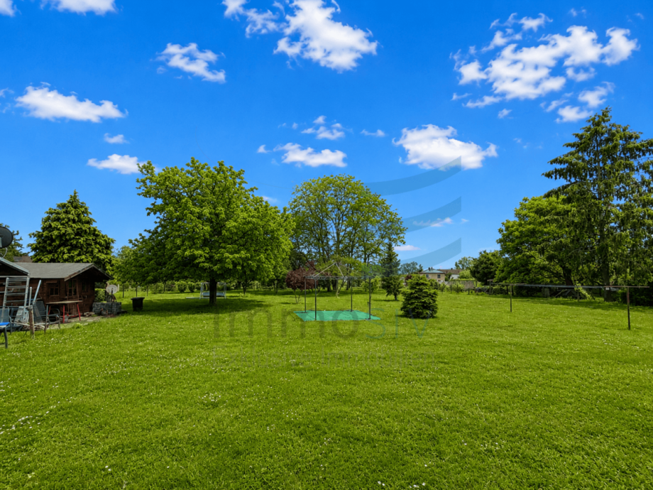 Garten Einfamilienhaus Pessin