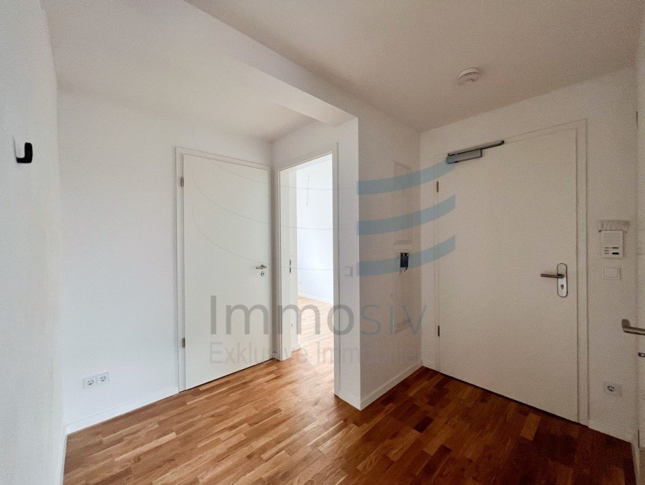 Eingangsbereich und Zugang kleines Zimmer Erdgeschosswohnung Nauen
