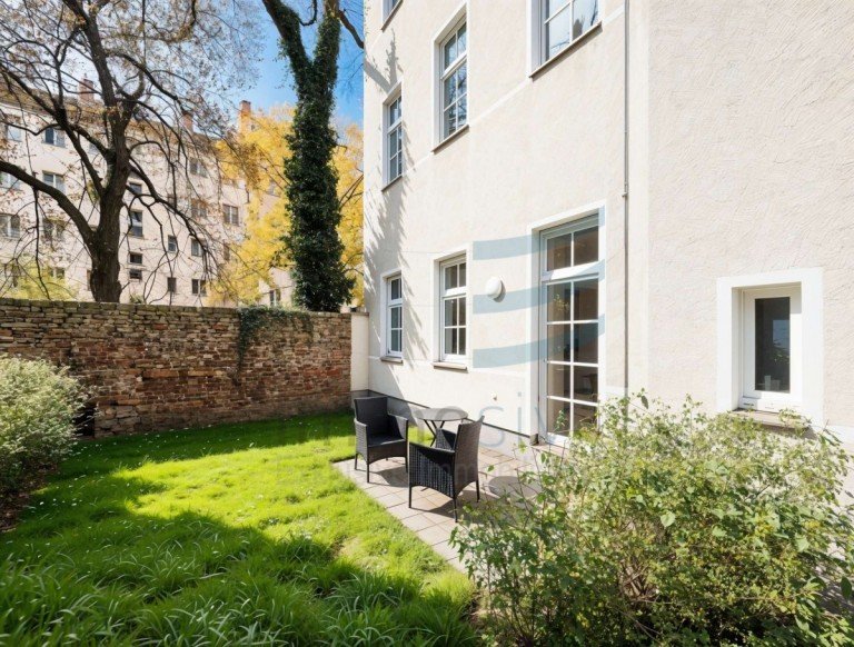 Terrasse/ Garten - (KI generiert) Berlin - Berlin - Berlin - Mitte - Moabit Erdgeschosswohnung *RESERVIERT* 1,5 Zimmerwohnung in Moabit mit Gartenanteil Sondereigentum