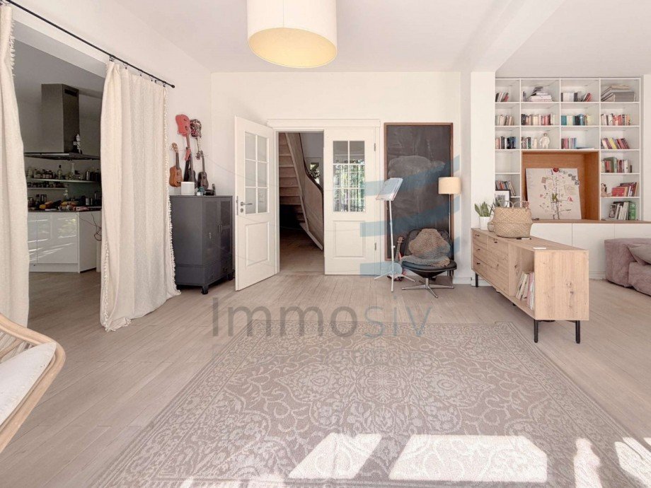Wohnzimmer Zugang K�che Einfamilienhaus Falkensee