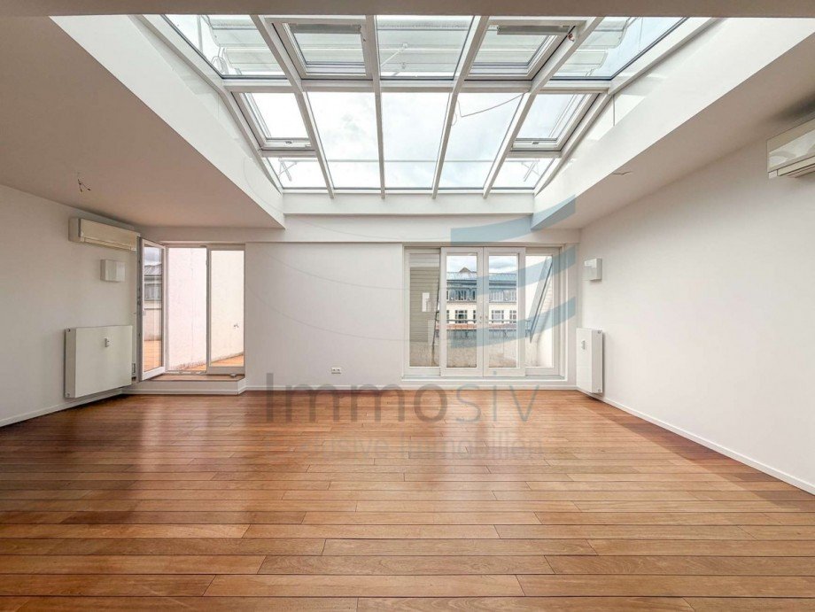 Wohnzimmer 2. Loggia und Terrasenzugang Dachgeschosswohnung Berlin