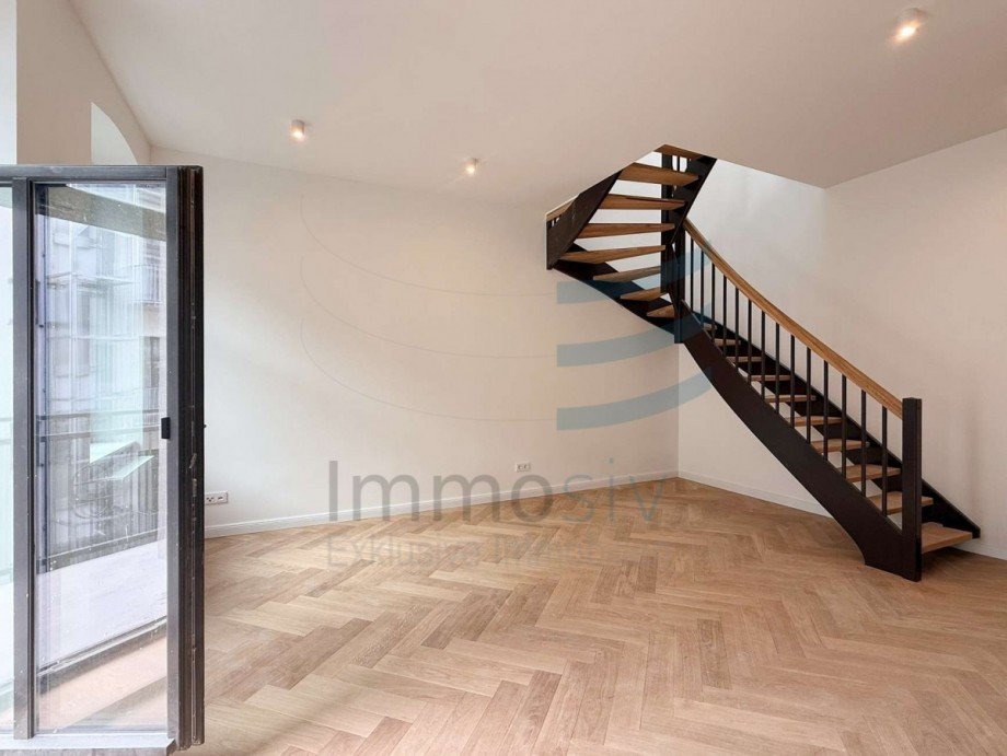 Wohnbereich mit Treppe Maisonettewohnung Berlin