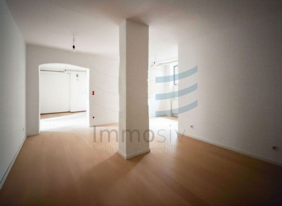 Lager - (KI generiert) Ladenlokal Berlin