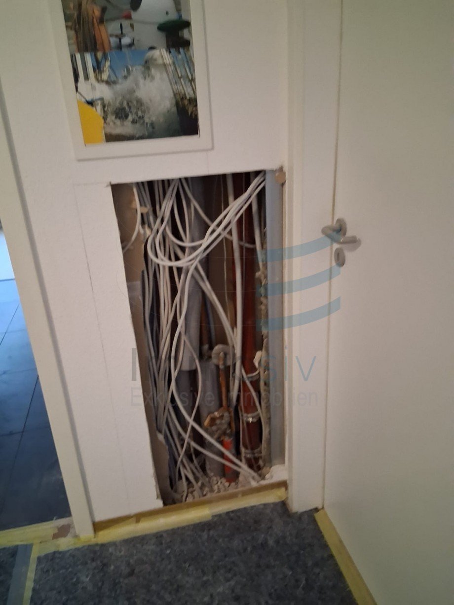 Kabelschacht/ Wasseruhren K�chenstrang Erdgeschosswohnung Berlin