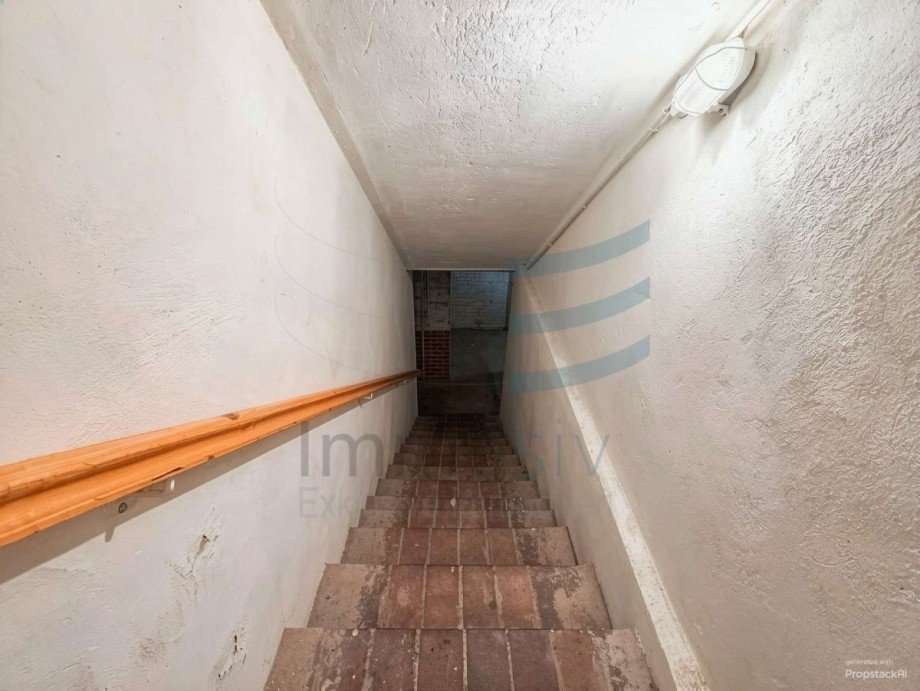 Kellerzugang - (KI generiert) Erdgeschosswohnung Berlin